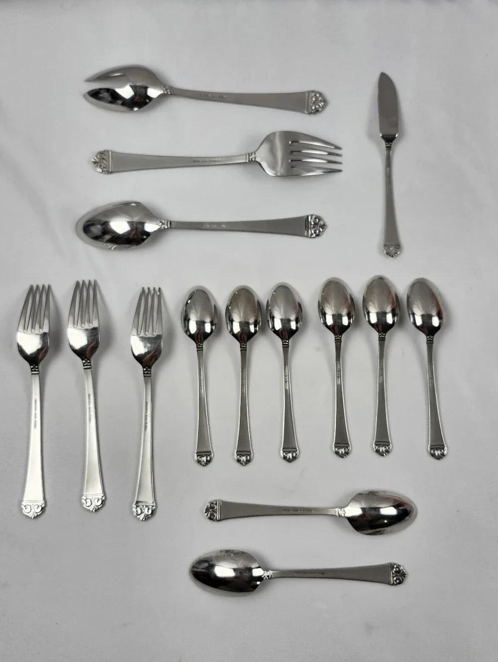 Oneida BIANCO Stainless 18/10 Flatware Lot Spoon Fork Butter Salad Serving